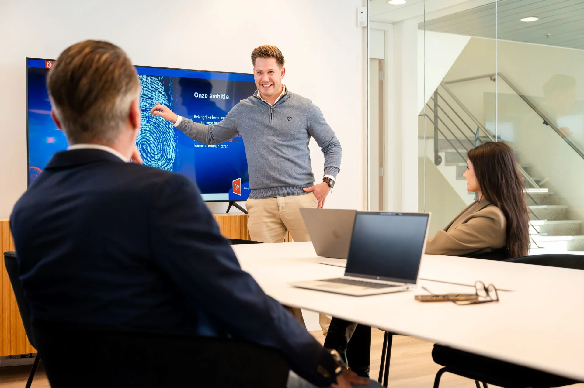 Europees, Betrouwbaar En Veilig: Aangetekend In Een Notendop 19 Europees, betrouwbaar en veilig: Aangetekend in een notendop